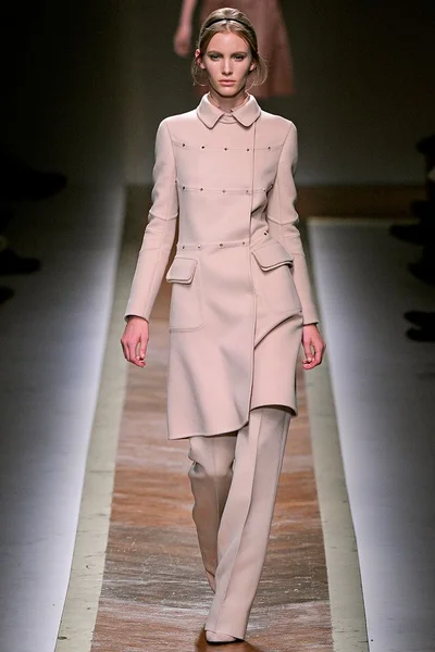 Look 14